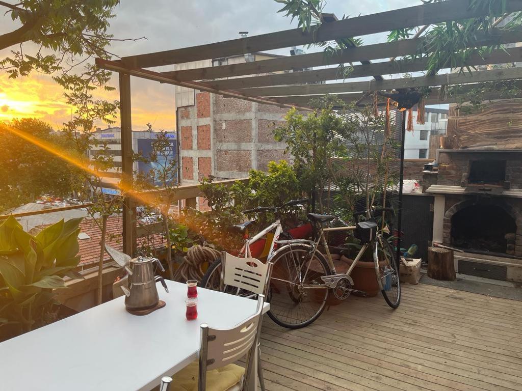 Central Apartment Kadikoy Terrace Bbq Close 2 Block Ferry Bull Metro Nighlife Estambul Exterior foto