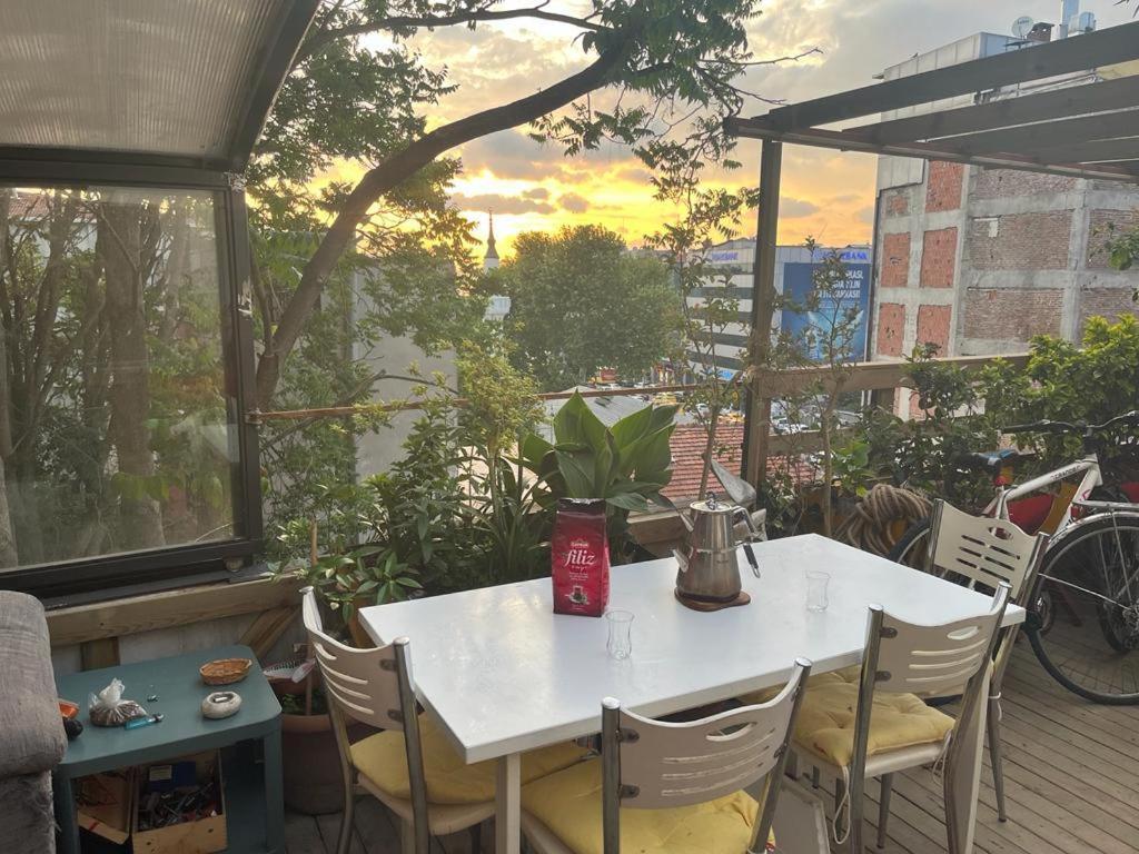 Central Apartment Kadikoy Terrace Bbq Close 2 Block Ferry Bull Metro Nighlife Estambul Exterior foto