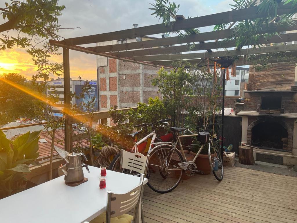 Central Apartment Kadikoy Terrace Bbq Close 2 Block Ferry Bull Metro Nighlife Estambul Exterior foto